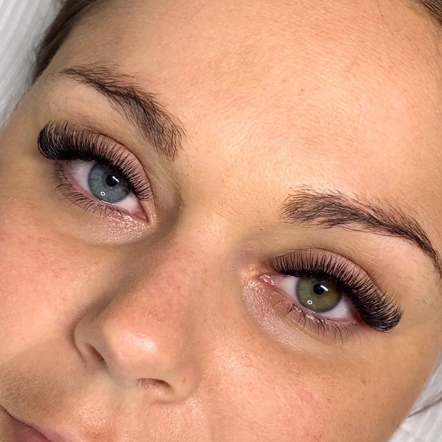 F42C9CD7 57A7 49C3 9986 A47FAC398F9D 1 105 c — eyelash extensions service